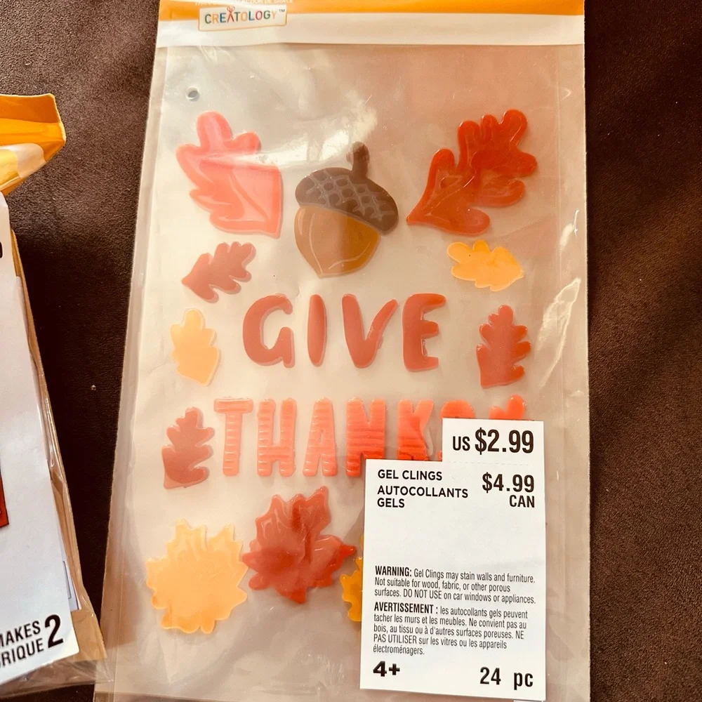 Thanksgiving decorations and crafts - Creatology brand.?